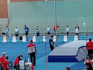 Erfolgreiche Hallen-Landesmeisterschaften in Hannover - Philipp Brinkers neuer Landesmeister im Hochsprung