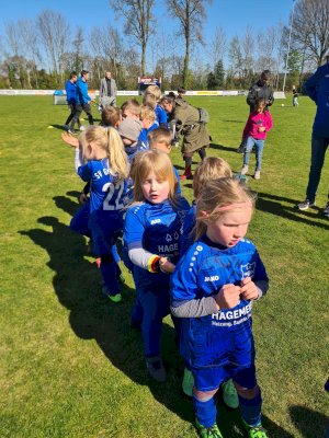 Sonniger Fußballspaß im Eschpark - Blockspieltag der Minikicker