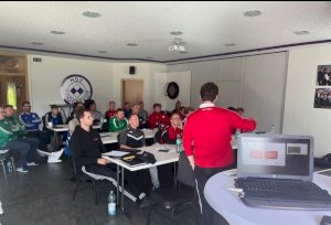 Trainer Michael Gebbeken erhält die C-Trainerlizenz