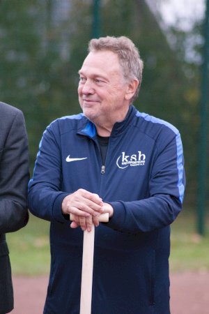 Erster Spatenstich für unsere neue Tartanbahn im Eschpark Groß Hesepe