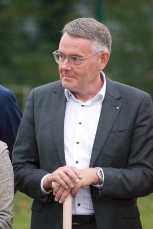 Erster Spatenstich für unsere neue Tartanbahn im Eschpark Groß Hesepe