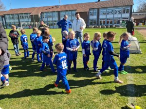 Sonniger Fußballspaß im Eschpark - Blockspieltag der Minikicker