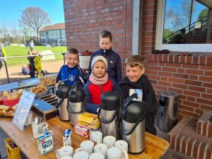 Sonniger Fußballspaß im Eschpark - Blockspieltag der Minikicker