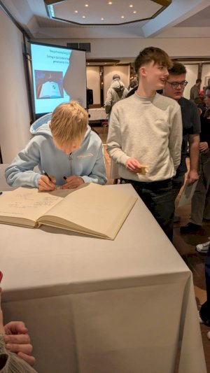 Erfolgreiche Leichtathleten des SV Groß Hesepe beim Neujahrsempfang geehrt